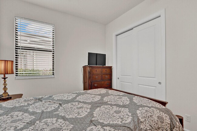 Building Photo - 9204 SW Arco Wy