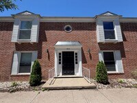 Building Photo - 2014 W Woodriver Dr