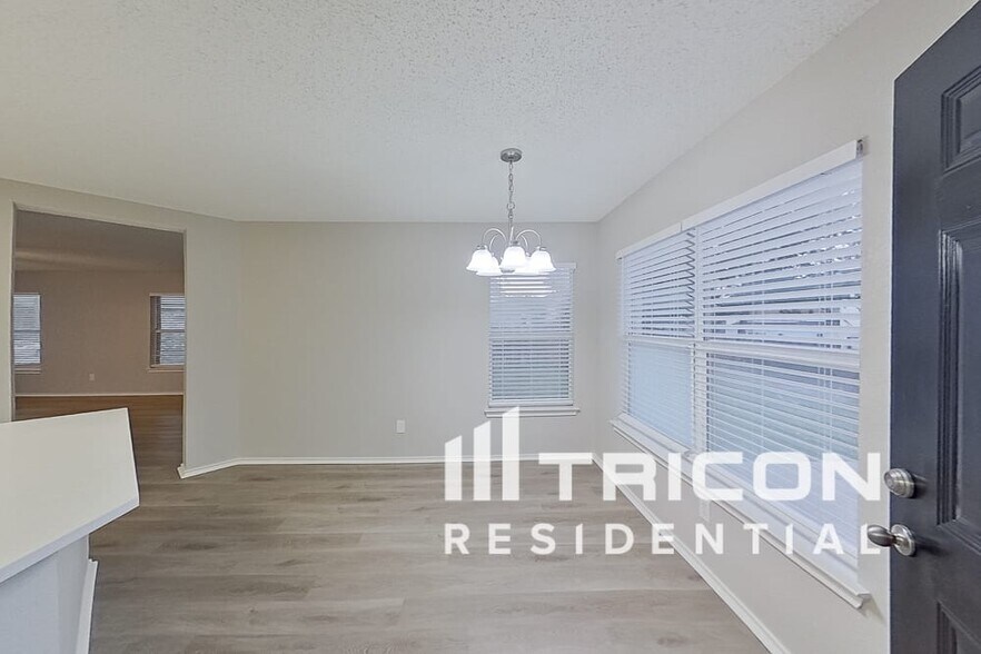 Building Photo - 2208 Capstan Dr