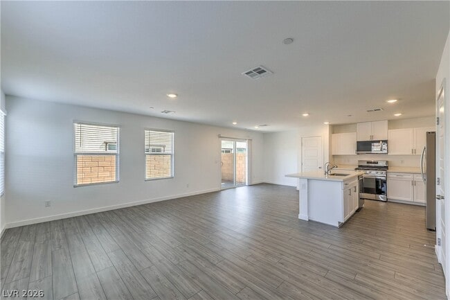 Building Photo - 776 Fallen Phoenix St