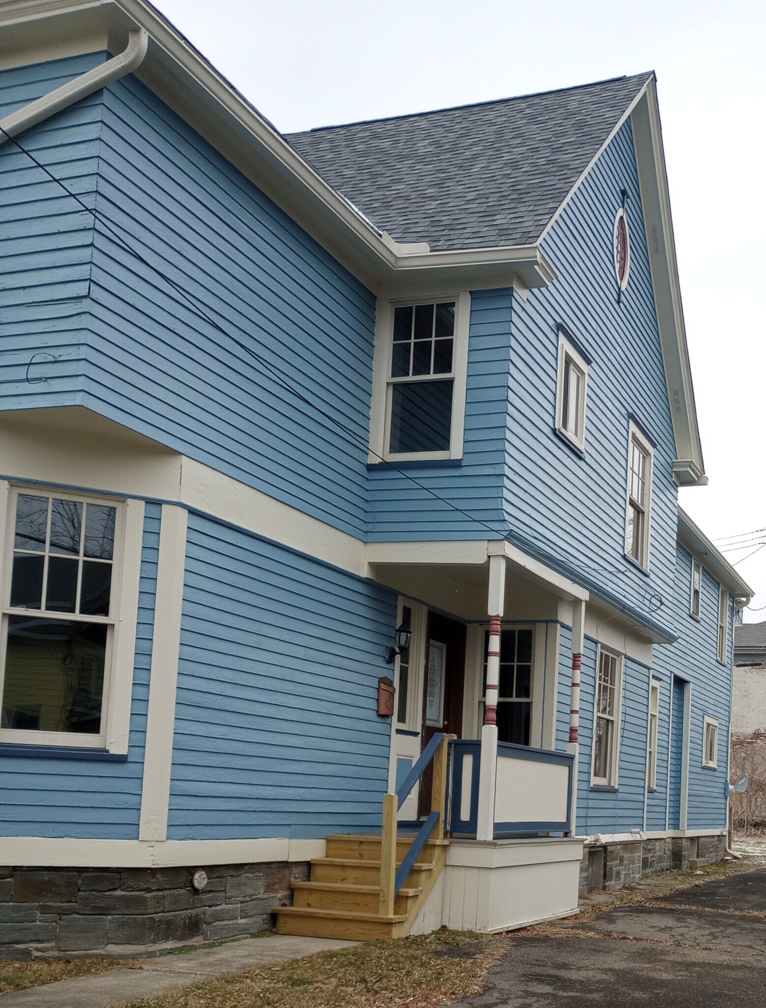 Building Photo - 362 W Gray St