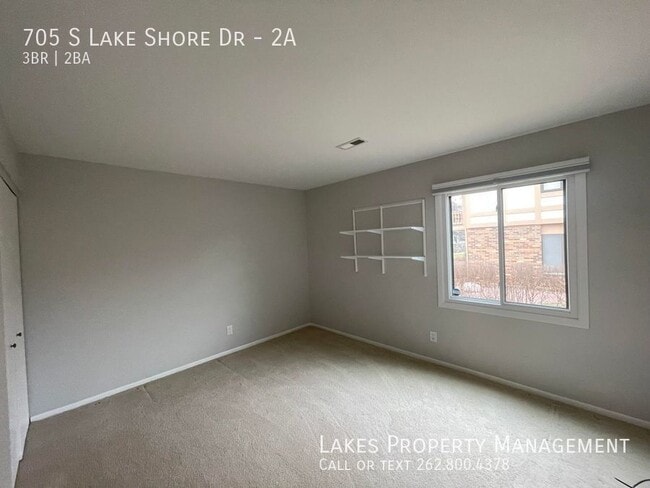 Building Photo - 705 S Lake Shore Dr