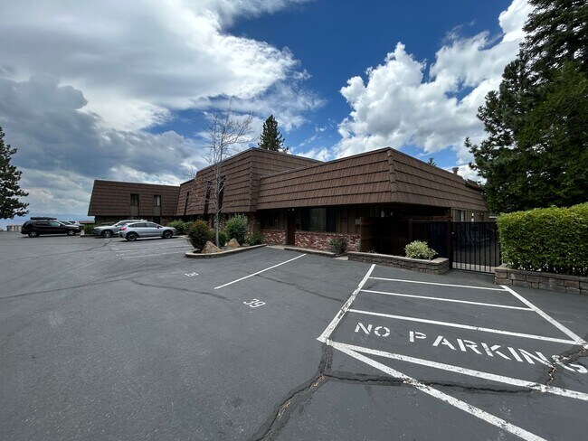 Building Photo - 7600 N Lake Blvd