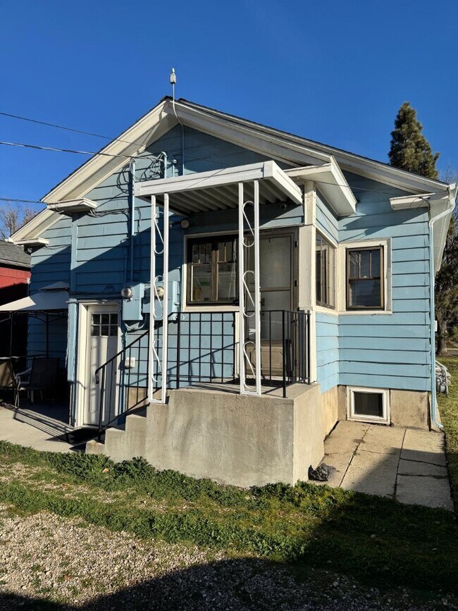 Building Photo - 2201 W State St