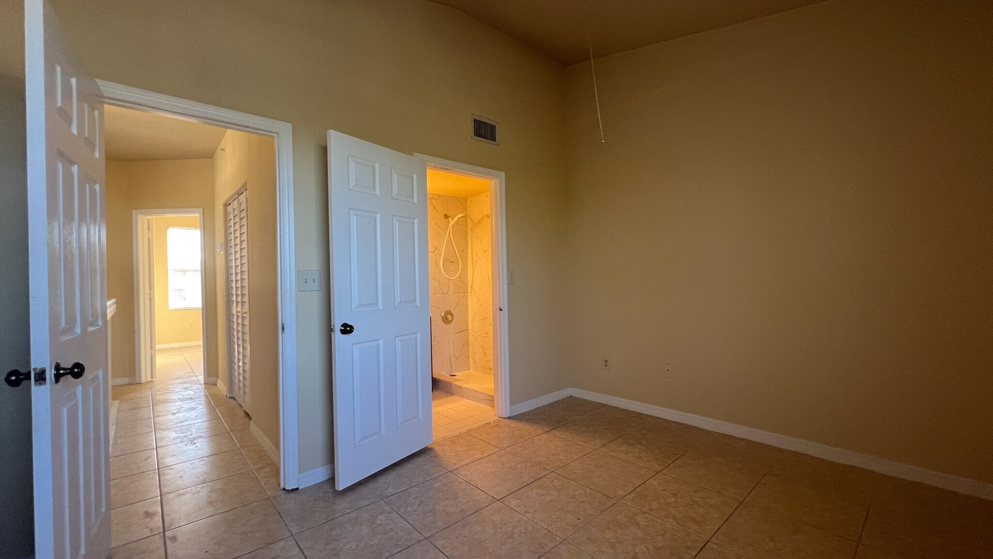 Building Photo - 735 SW 148th Ave