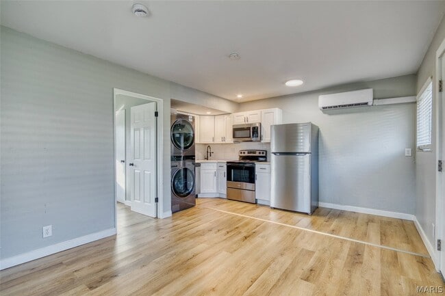 Building Photo - 4156 Folsom Ave