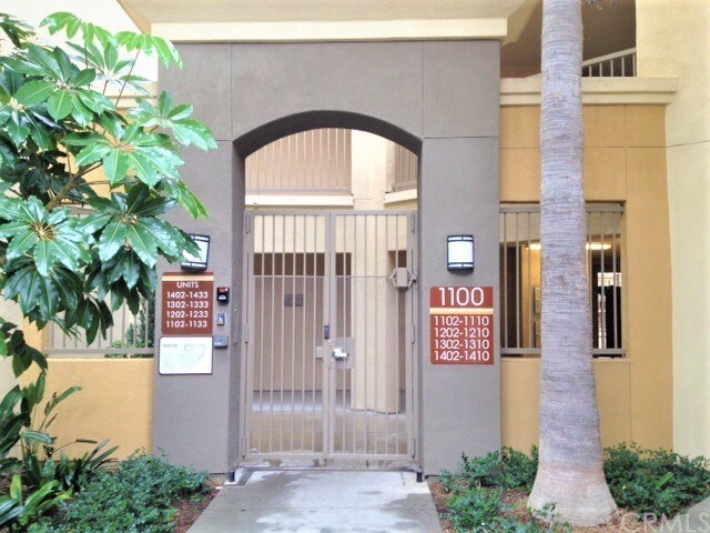 Building Photo - 1210 SCHOLARSHIP-
