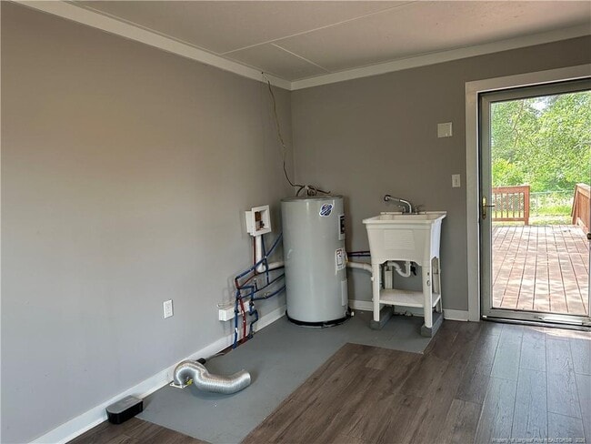 Building Photo - 420 W Mountain Dr