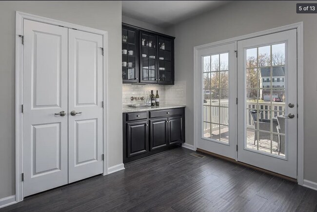 Building Photo - 707 Channing Park Cir