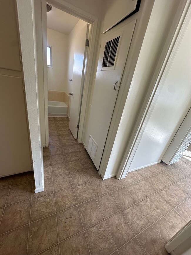 Building Photo - 119-119 W Locust Ave