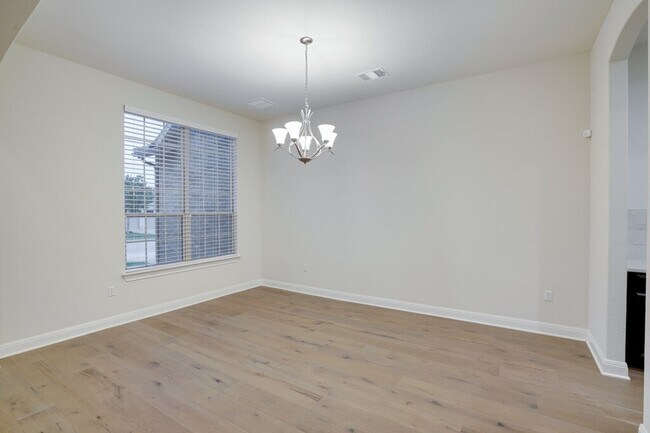 Building Photo - 16005 Axehandle Trl