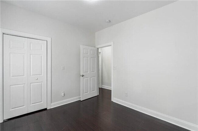 Building Photo - 954 Byron Dr SW
