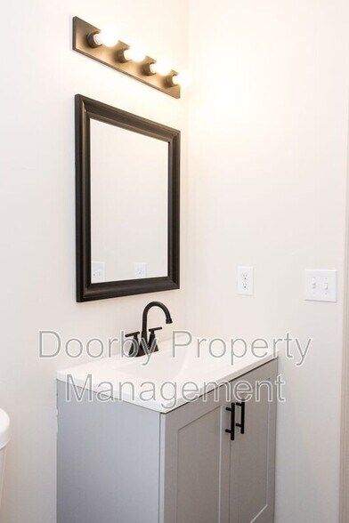Building Photo - 6404 Middle Dr
