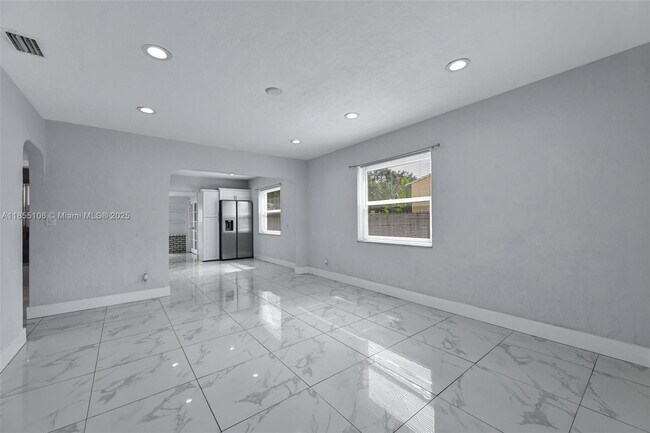 Building Photo - 2714 Fillmore St