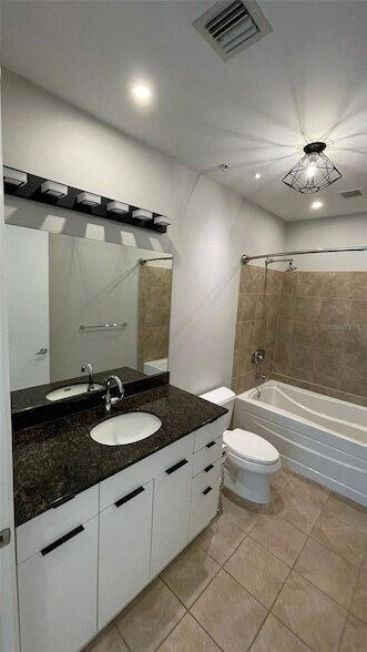 Building Photo - 150 E Robinson St