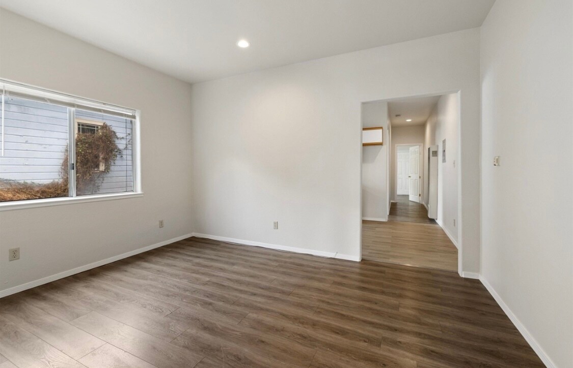 Living Room - 1619 Fairview St