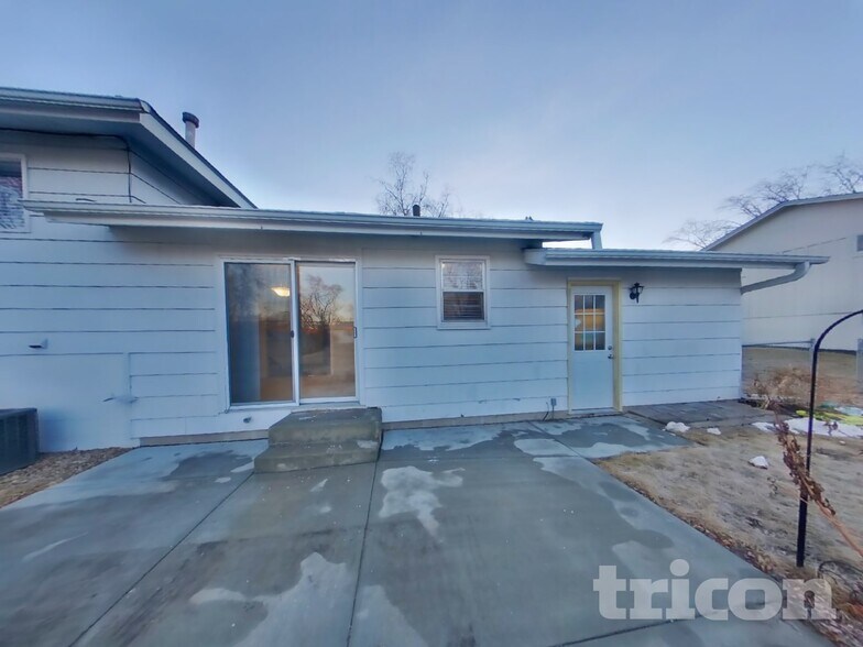 Building Photo - 3733 Hillsboro Ave N