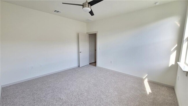 Building Photo - 13708 Zuhause Dr