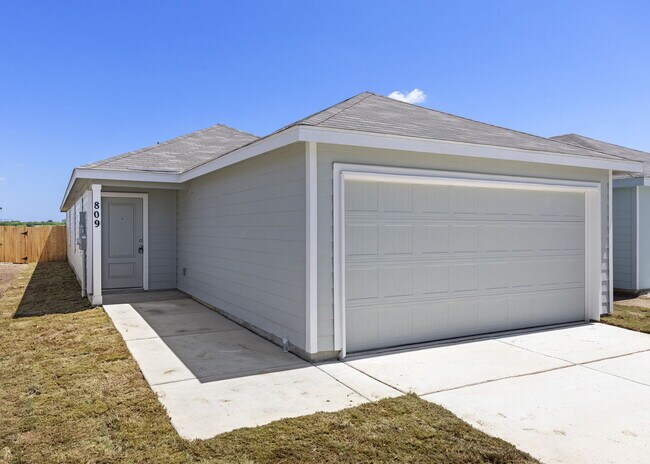 Primary Photo - VIEWS VIEWS VIEWS and LOCATION! Rental Bac...