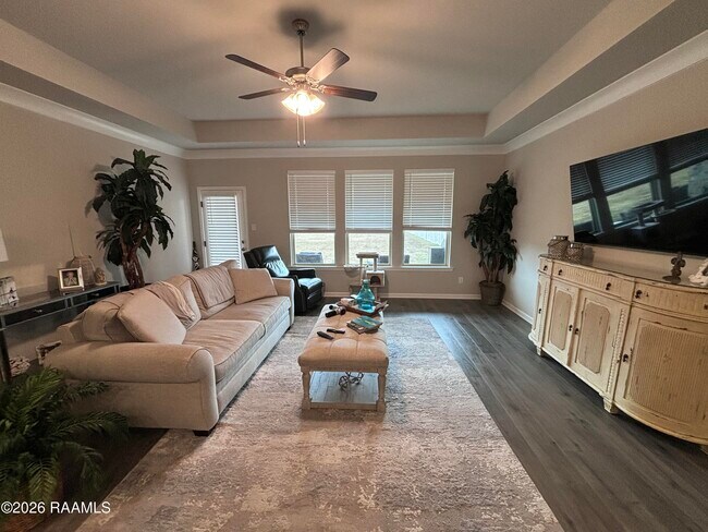 Building Photo - 400 Eastwood Dr