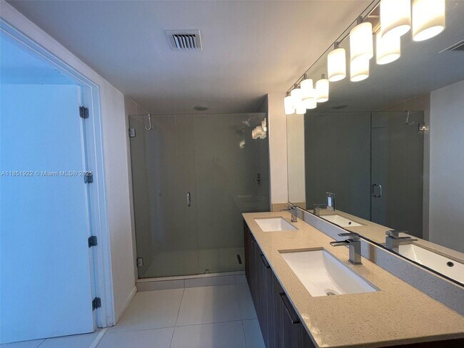 Building Photo - 5252 NW 85th Ave
