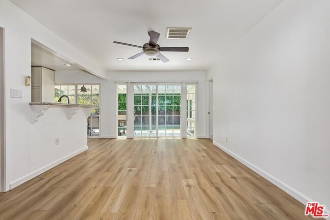 Building Photo - 12120 Aneta St