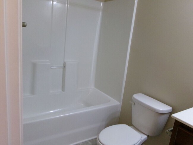 Building Photo - Rent Special! 3 bedroom, 2 bath home conveniently located in Conway