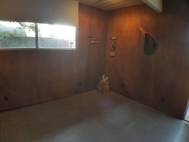 Building Photo - Eichler home near downtown Walnut Creek