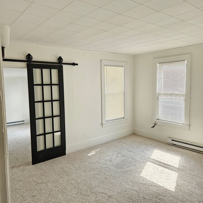 Building Photo - Bright 3 Bedroom, 1 Bath Home in Dallastown Schools!