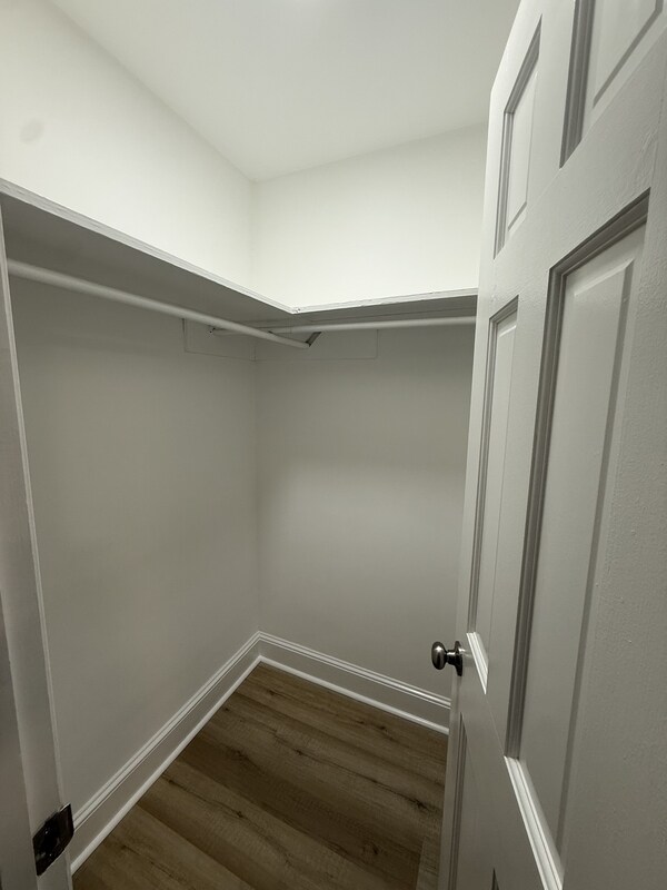 Building Photo - 117 Greenwood Dr
