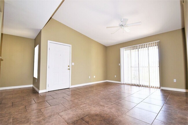 Building Photo - Charming 1 Bedroom Condo close to Durango ...