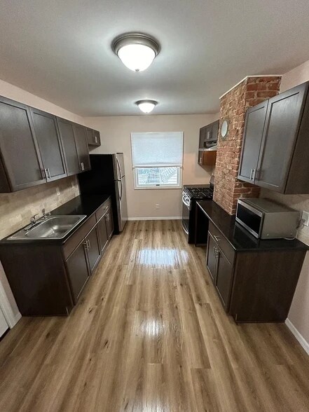 Primary Photo - 17 N Clark Ave