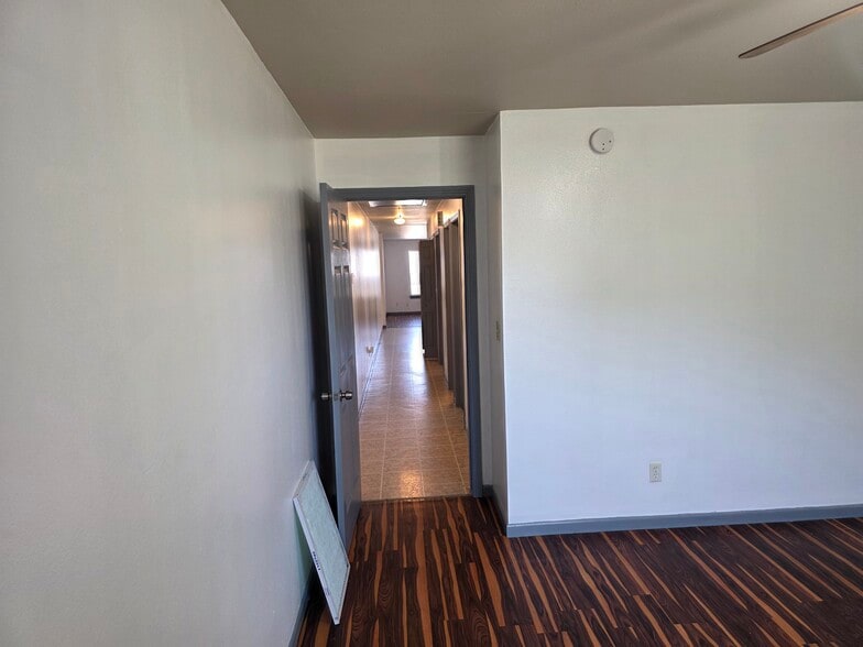Building Photo - 1303 Edison St