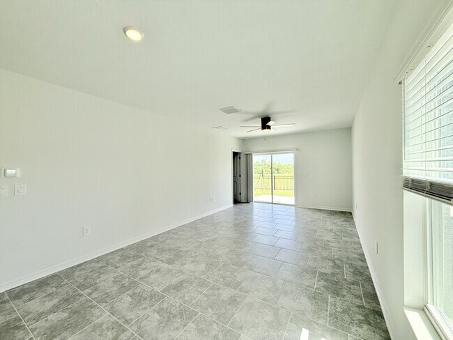 Building Photo - 1240 Tyler Lp