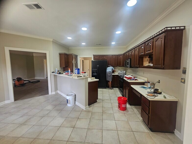 Eat in kitchen - 7765 Whitten Point Cv