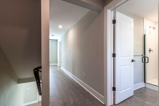 Building Photo - Downtown Milford Year Round Rental - Unfur...