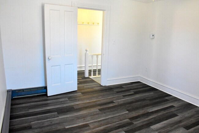 Building Photo - 352 Randolph St