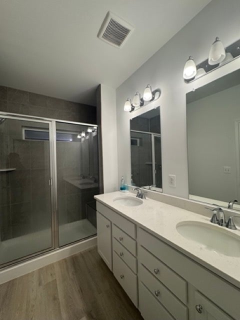 Main Bathroom - 208 Douglas Way