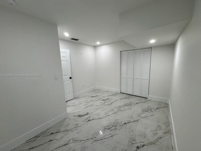 Building Photo - 11000 SW 47th Terrace