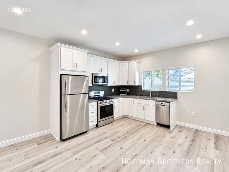 Building Photo - 420 S Citrus Ave