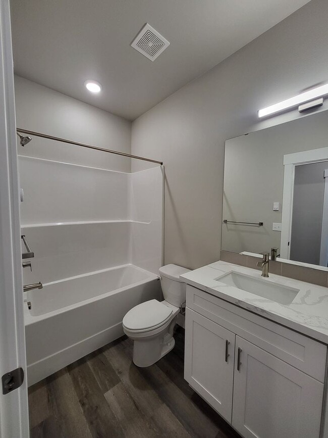 Building Photo - 3 Bedroom 2.5 Bath Home in Winlock