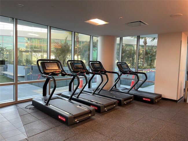 Building Photo - 400 Central Ave