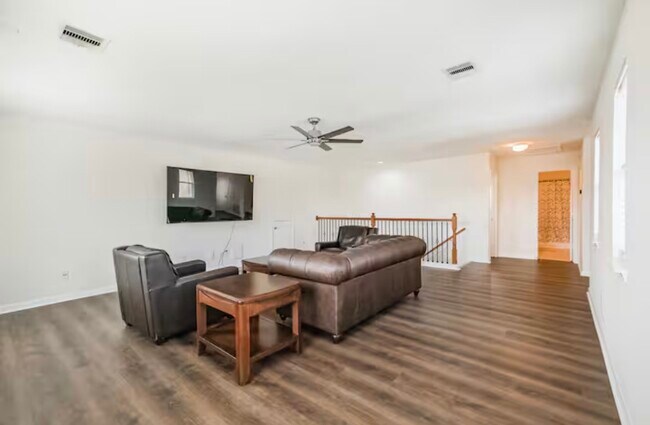 Building Photo - 18607 Shavano Ct