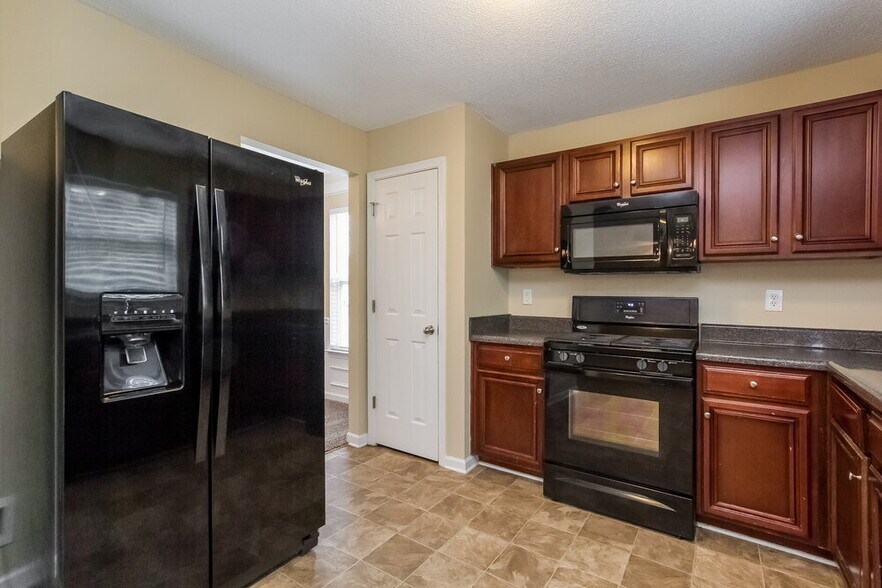 Building Photo - 3747 Rosebud Park Dr