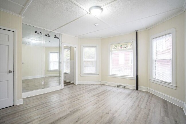 Building Photo - 51-53 Leyfred Ter