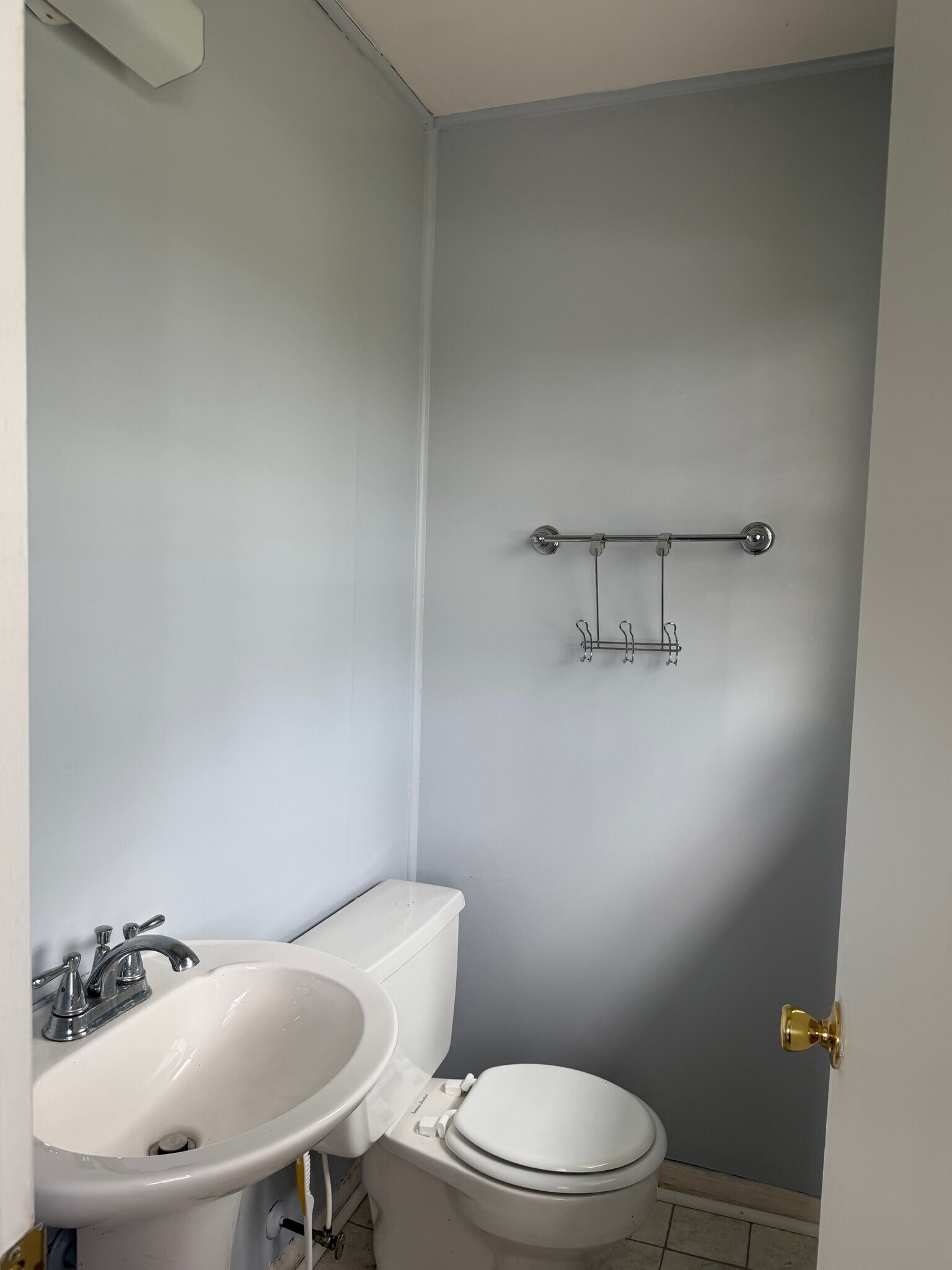 Building Photo - 4112 Ashmore Dr