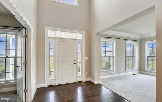 Building Photo - 14673 Falconaire Pl