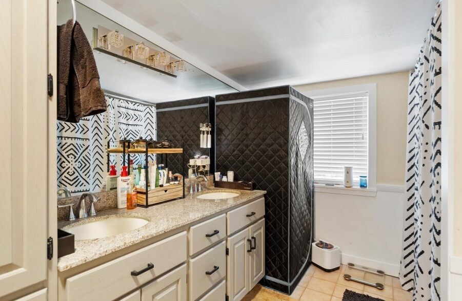 Upstairs Bathroom - 2218 Mystic Valley Pky