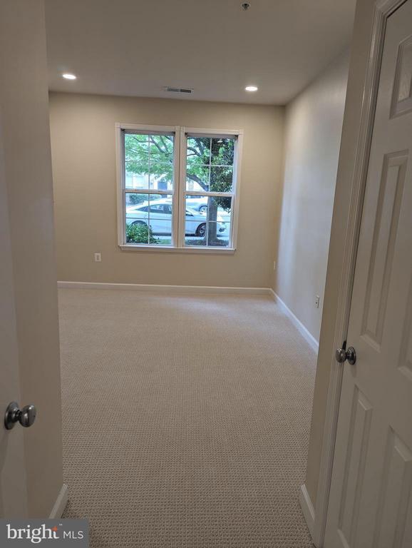 Building Photo - 42515 Hollyhock Terrace