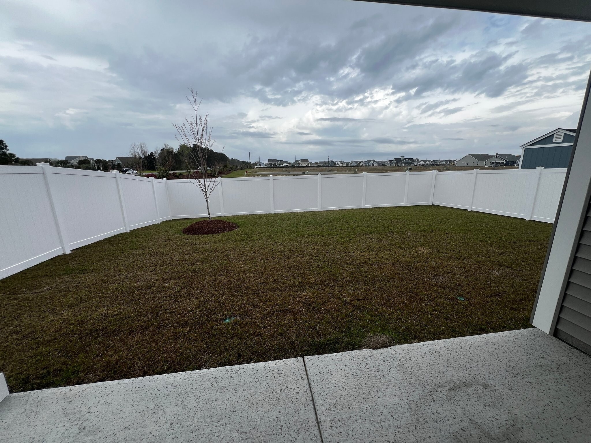 Building Photo - 1260 Saxon Ct